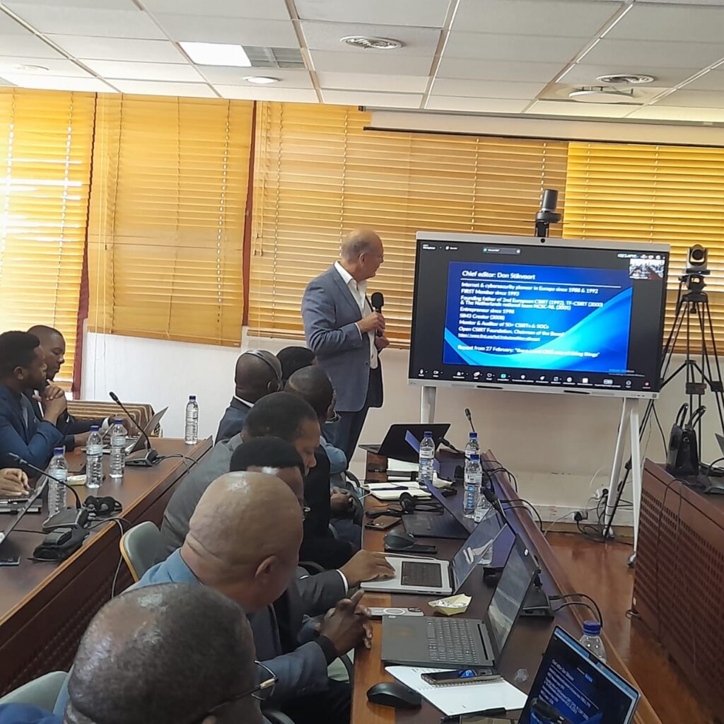 Consultores da FIRST apresentam recomendações para melhorar a actuação do CSIRT