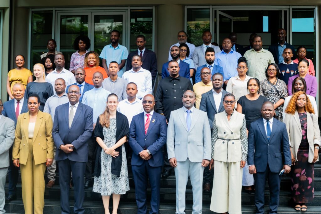 Foto de Familia - Cerimonia de Lançamento do Mes da Internet Mais Segura em Moçambique